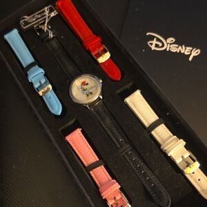 Disney Woman's  Watch with Minnie Mouse  Character Design and Colorful Straps NW
